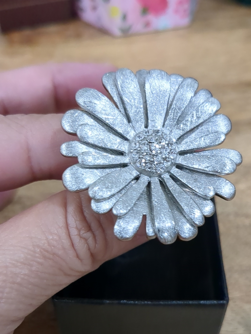Daisy Floral Statement Ring - Sparkling Daisy Design